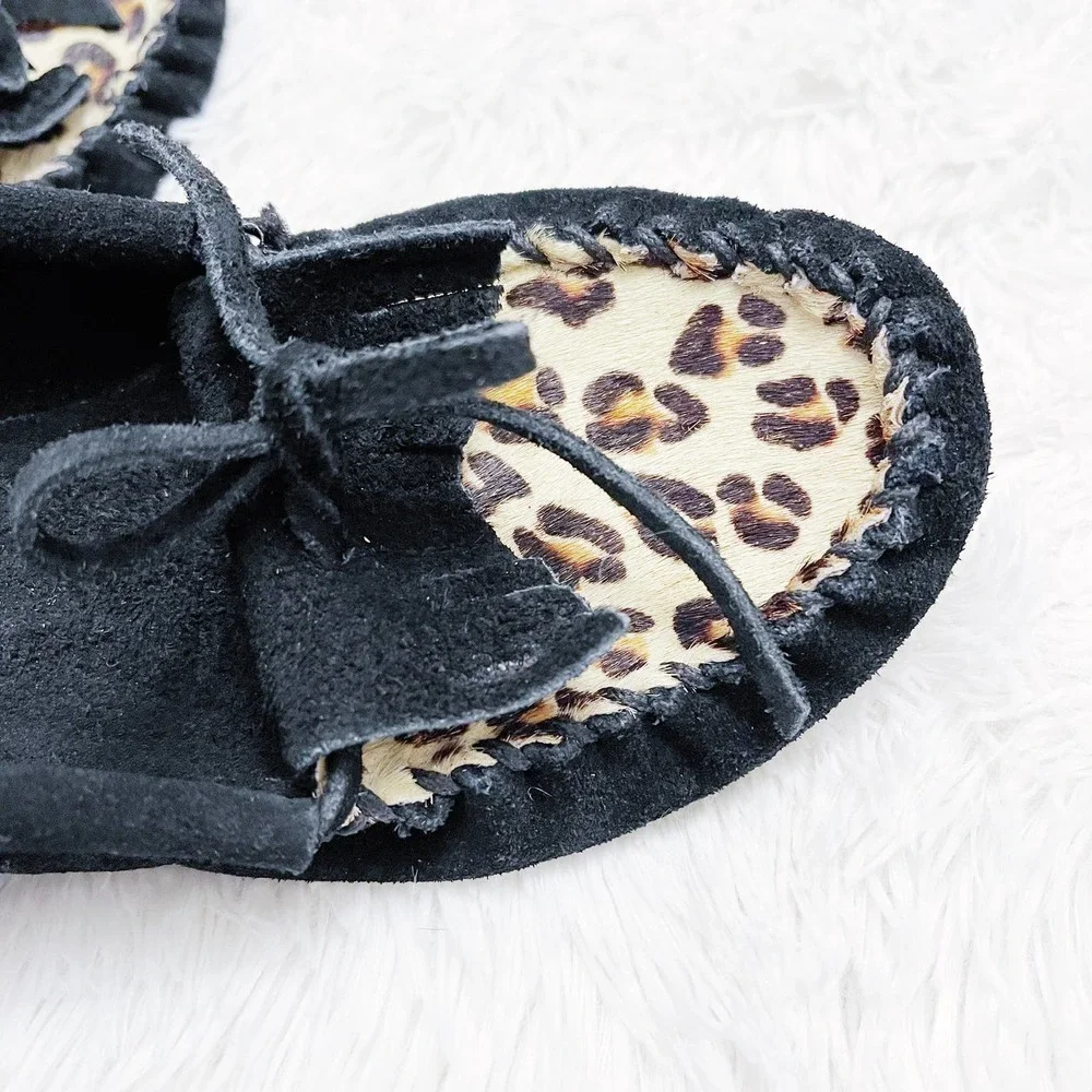 Minnetonka Suede Leather Leopard Moccasin Accent Flat SZ2